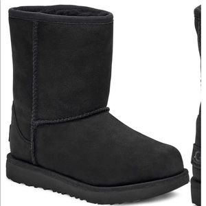 Black UGG Boots Classic Short